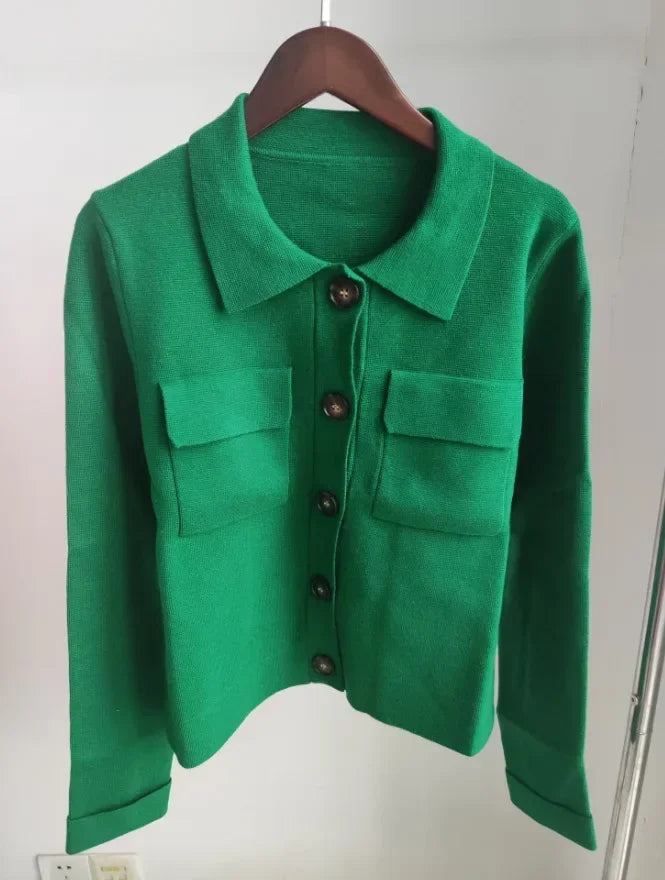 Femmes en tricot en tricot Couleur solide Coll-Down Collar tricot tricot simple Pull à poitrine avec des poches doubles femelles