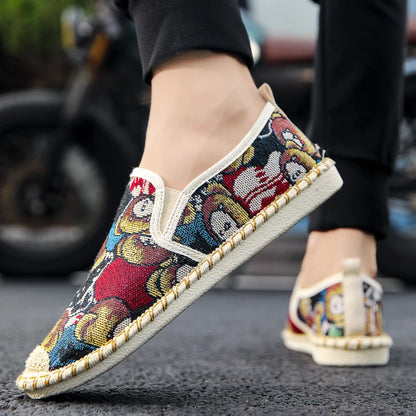 2025 Hot Men Loafers Fashion Embroidered Flat Shoes Moccasin Men Summer Casual Slip On Shoes Men Comfort Canvas Footwear Male