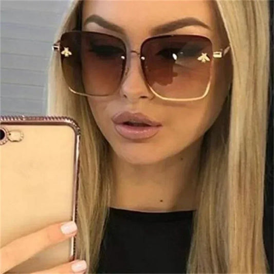 2024 New Fashion Lady Oversized Rimless Square Bee Sunglasses Women Men Small Glasses Gradient Sun Glasses Female UV400