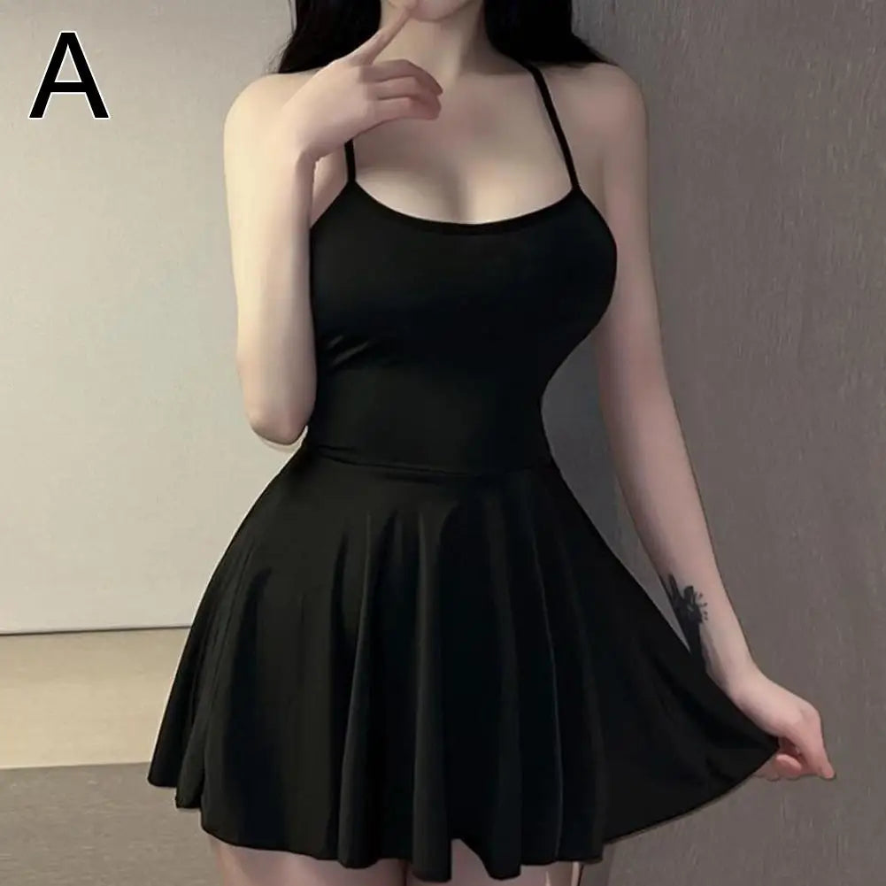 Sexy kvinner plisserte mikro mini dress bandasje glatt uniform slip mini dress nattklubbantrekk lokke ruffled kjole ryggløs
