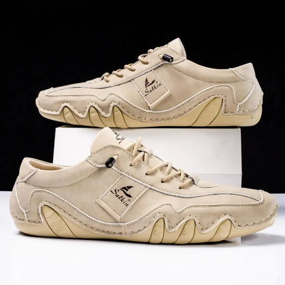 Nouveau 2024 Fashion Handmade Cuir Casual Men Chaussures Design d'automne baskets MAN MANS HAUPPLABLES CHAUSSURES D'HAUTS SOWS