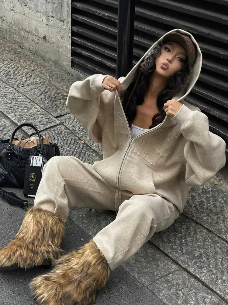 Set di abbigliamento sportivo casual retrò, una felpa con cappuccio con cappuccio in autunno e invernale con pantaloni a gamba larga