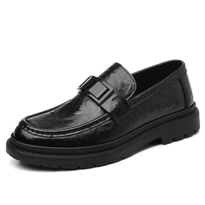Vårhøst slip-on loafers for menn mote myk soled forretningsmenn kles sko britisk solidfarge designer skinn sko hann