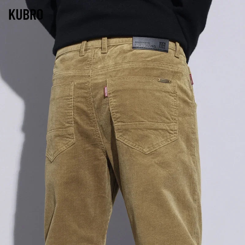 Kubro عالي الجودة Corduroy Fabric رجال الأعمال رجال الأعمال غير الرسمية الخريف النمط الكوري الصغير على التوالي سراويل شحن متعددة الاستخدامات