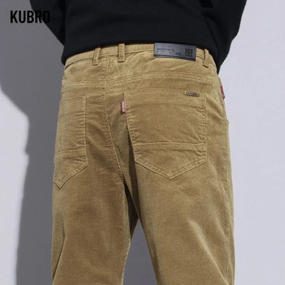 Kubro عالي الجودة Corduroy Fabric رجال الأعمال رجال الأعمال غير الرسمية الخريف النمط الكوري الصغير على التوالي سراويل شحن متعددة الاستخدامات