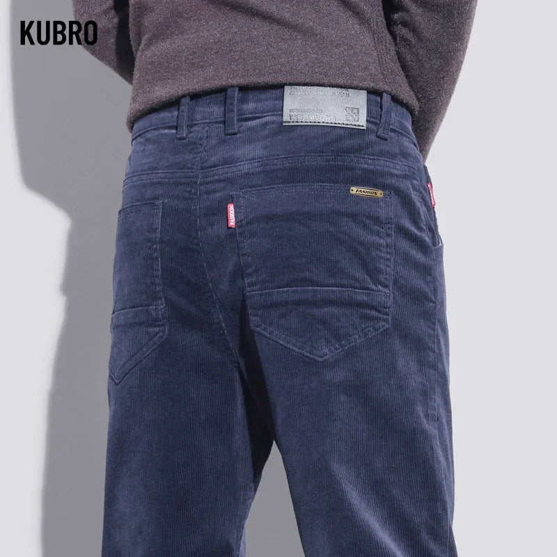 Kubro عالي الجودة Corduroy Fabric رجال الأعمال رجال الأعمال غير الرسمية الخريف النمط الكوري الصغير على التوالي سراويل شحن متعددة الاستخدامات