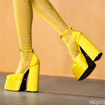 Nuevas bombas de moda Bombas retro Mary Janes Sandalias Sandalias de la plataforma de primavera Partido Boda Basúa Mujer Big tamaño
