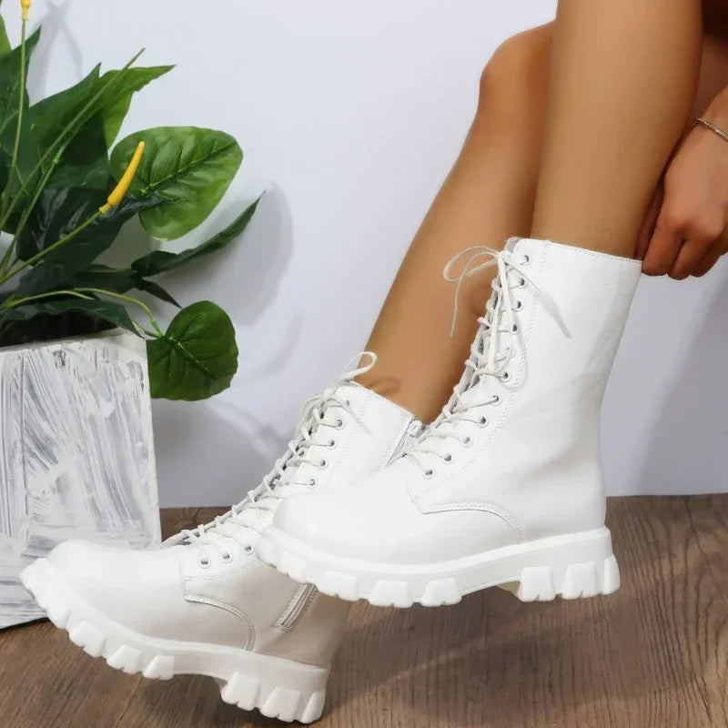 Boots Femmes 2024 AUTUMNE HIVER PU Cuir en cuir blanc Boots Boots Motorcycle Botines Femelle Talons Chunky Platform Boots Botas Mujer
