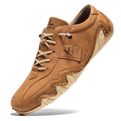 Nouveau 2024 Fashion Handmade Cuir Casual Men Chaussures Design d'automne baskets MAN MANS HAUPPLABLES CHAUSSURES D'HAUTS SOWS