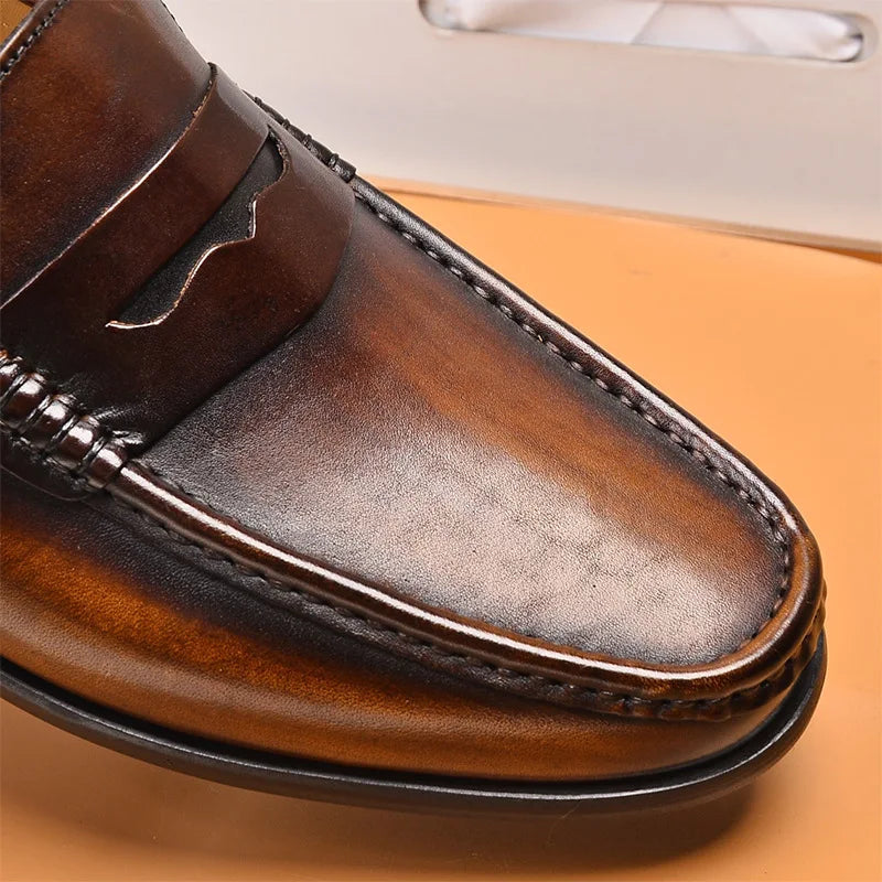 Luxury Men Penny Mocos de couro genuíno deslizam em sapatos pretos casuais vestidos
