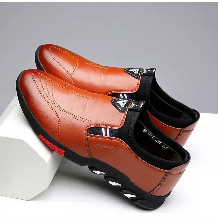 Chaussures en cuir décontractées pour hommes printemps 2025 Chaussures masculines confortables Silp sur les chaussures de travail Malus Softs sans glissement