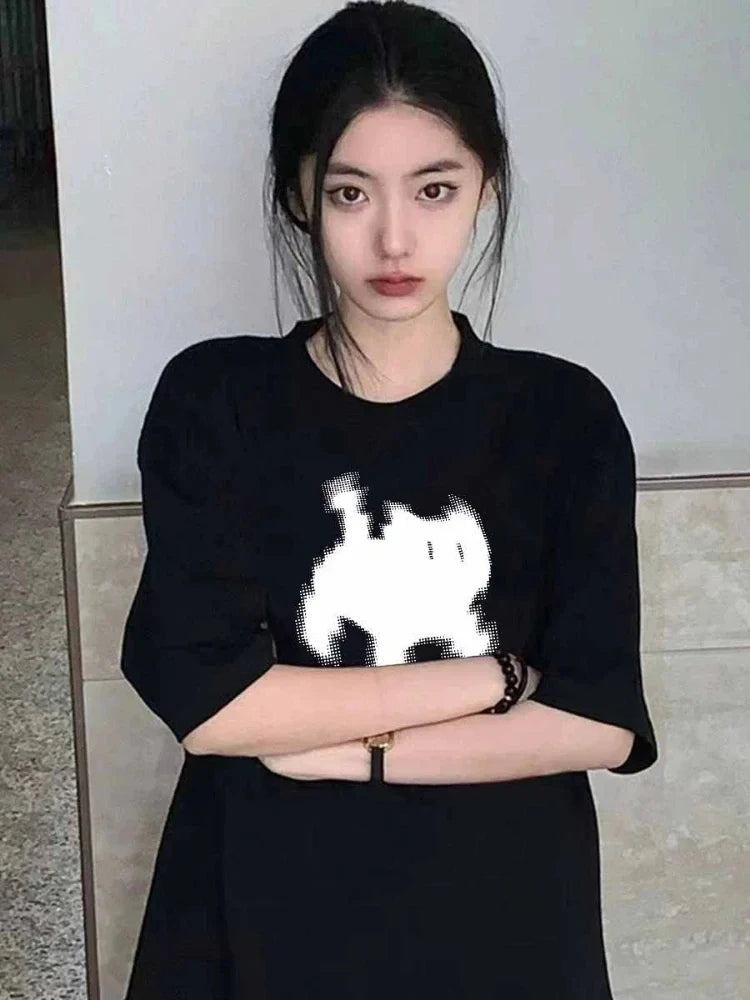 Koreanska mode kvinnors t-shirts svart katt pixel tecknade tryck toppar bekväma mjuka o-hals lösa korta ärm kvinnliga kläder