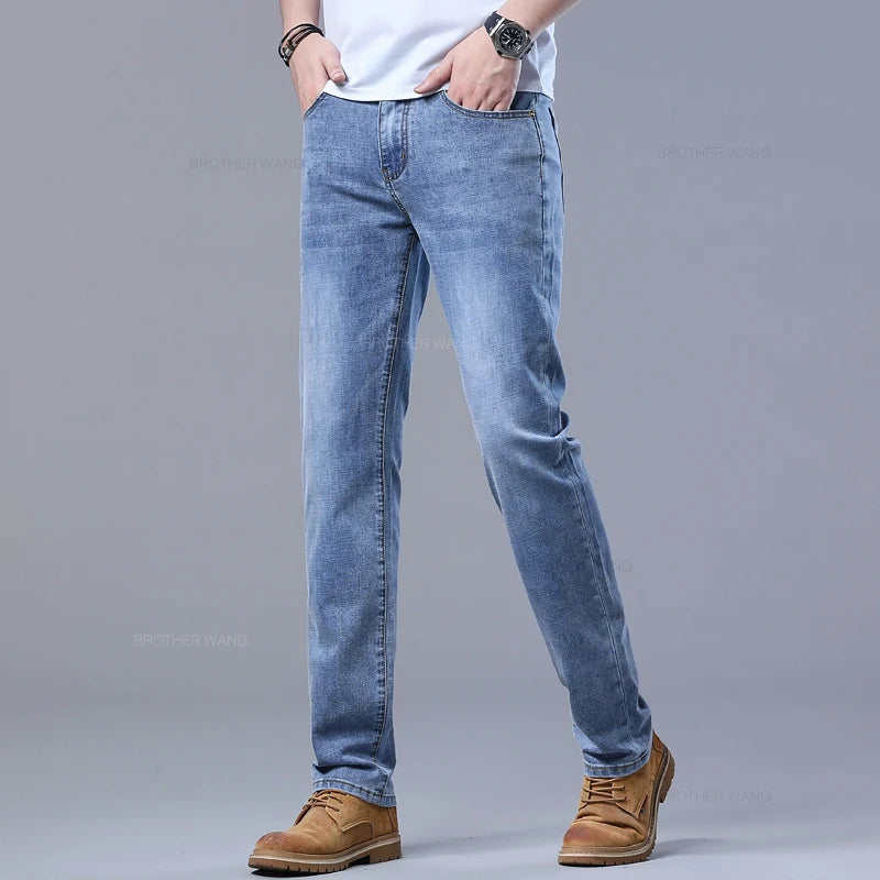 Vårens lyseblå slanke jeans Stilig casual strekkstoff denimbukser klassiske bukser røyker grå