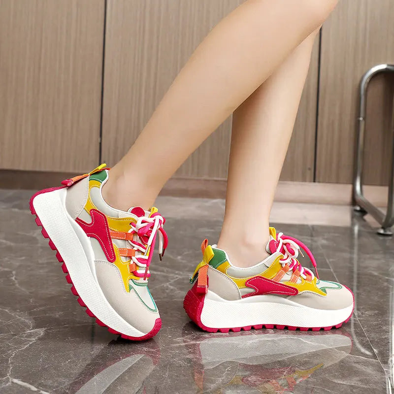 Zapatillas de zapatillas 2025 Summer Running Sports Altura de fondo espeso Aumento de zapatos casuales transpirables Mujer Zapatos de Mujer