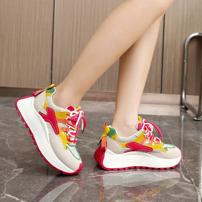 Zapatillas de zapatillas 2025 Summer Running Sports Altura de fondo espeso Aumento de zapatos casuales transpirables Mujer Zapatos de Mujer