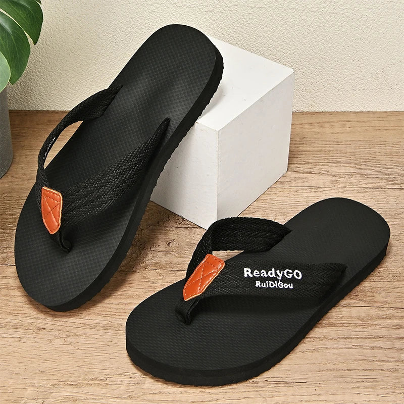 Moški copatci poletni notranji moški čevlji trend lahkih flip flops moški minimalistični modni počitniški priložnostni plaži copati