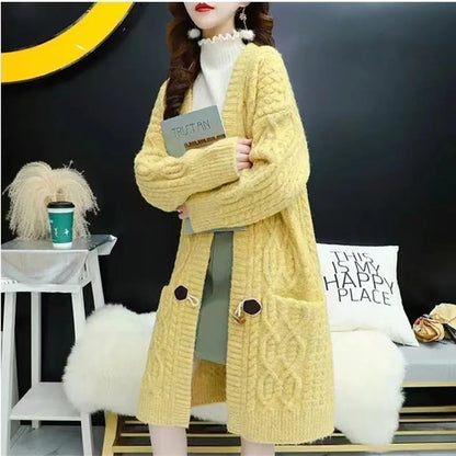 Sweater des femmes cardigan en tricot 2025 Version moyenne de longueur d'automne d'hiver chéâter le manteau Tempérament polyvalent des dames polyvalentes