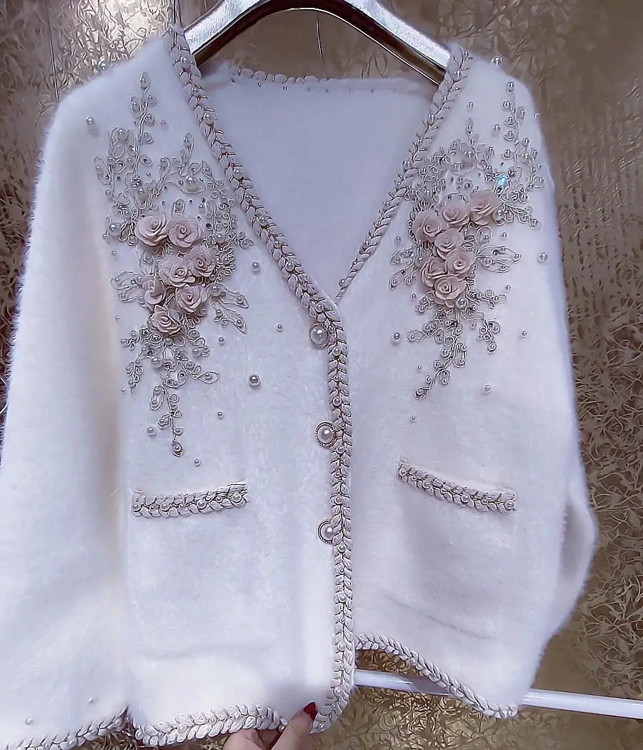 Diamantes com contas de flores de luxo Cardigã de malhas de peles Faux para mulheres com-deco