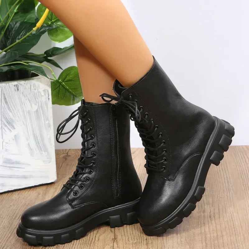 Boots Femmes 2024 AUTUMNE HIVER PU Cuir en cuir blanc Boots Boots Motorcycle Botines Femelle Talons Chunky Platform Boots Botas Mujer
