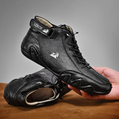 Men Sneakers casuais 2023 Novo em botas de tornozelo Lace up Sapatos de machos moda mocas de alta qualidade homens de luxo calçados mocasines
