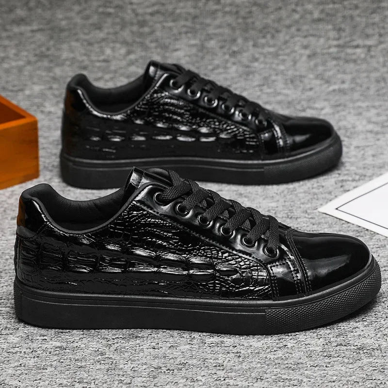 Krokodiltryck man casual skor mäns sneakers patent läder vulkaniserade skor lyxiga koreanska stil skor för män erkek ayakkabı