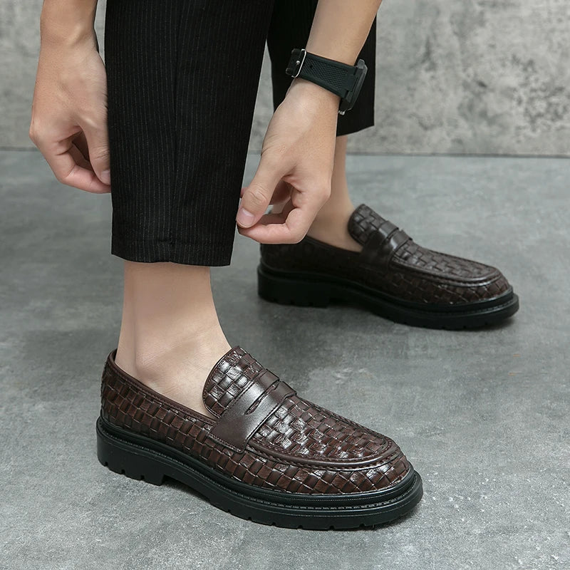 Britisk stil menns ekte skinnsko Massasjesol Casual Shoes av høy kvalitet Menns formelle sko allsidige loafers