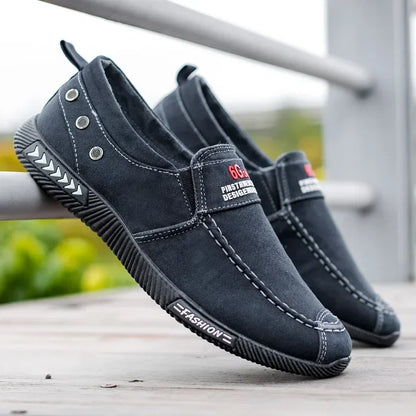 Denim Pánské plátno boty Sklouzněte na tenisky Muž na léto 2025 Nové venkovní řízení mokasinu trendy vintage mochéra boty pro muže
