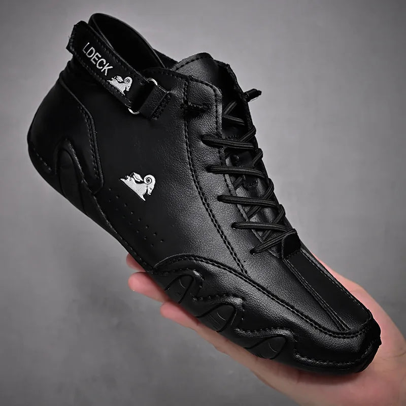 Men Sneakers casuais 2023 Novo em botas de tornozelo Lace up Sapatos de machos moda mocas de alta qualidade homens de luxo calçados mocasines
