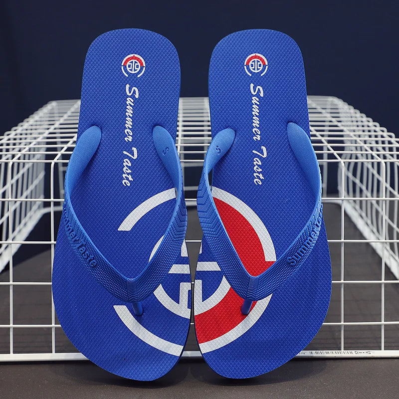 2022 Nuevas chanclas zapatillas Men verano antideslizantes al aire libre Corea sandalias de playa de playa ligera de la playa para el hogar.
