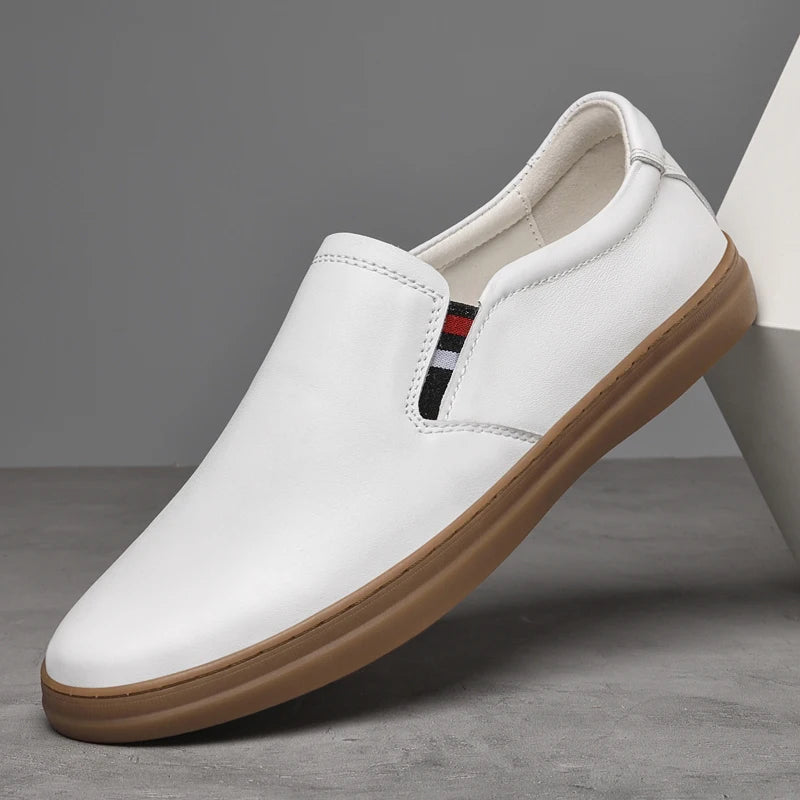 Fasjonable nye menn runde med pustende utendørs anti slip casual tavle sko av høy kvalitet menn komfortable anti slip loafers