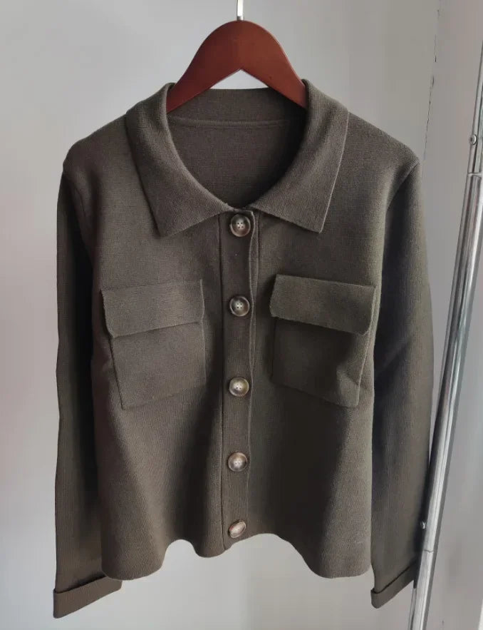 Femmes en tricot en tricot Couleur solide Coll-Down Collar tricot tricot simple Pull à poitrine avec des poches doubles femelles