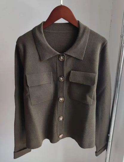 Femmes en tricot en tricot Couleur solide Coll-Down Collar tricot tricot simple Pull à poitrine avec des poches doubles femelles