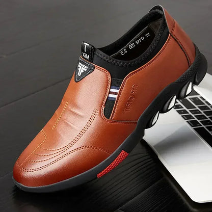 Chaussures en cuir décontractées pour hommes printemps 2025 Chaussures masculines confortables Silp sur les chaussures de travail Malus Softs sans glissement