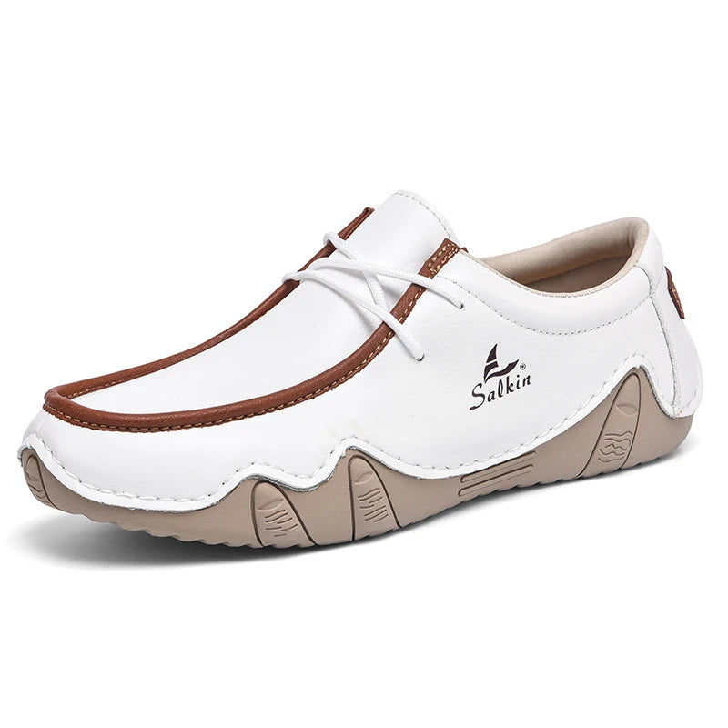Nuove 2024 Scarpe da uomo casual in pelle fatte a mano in pelle Sneaker man per le scarpe da top bassa traspirabili con le scarpe piazzate con una taglia più dimensioni