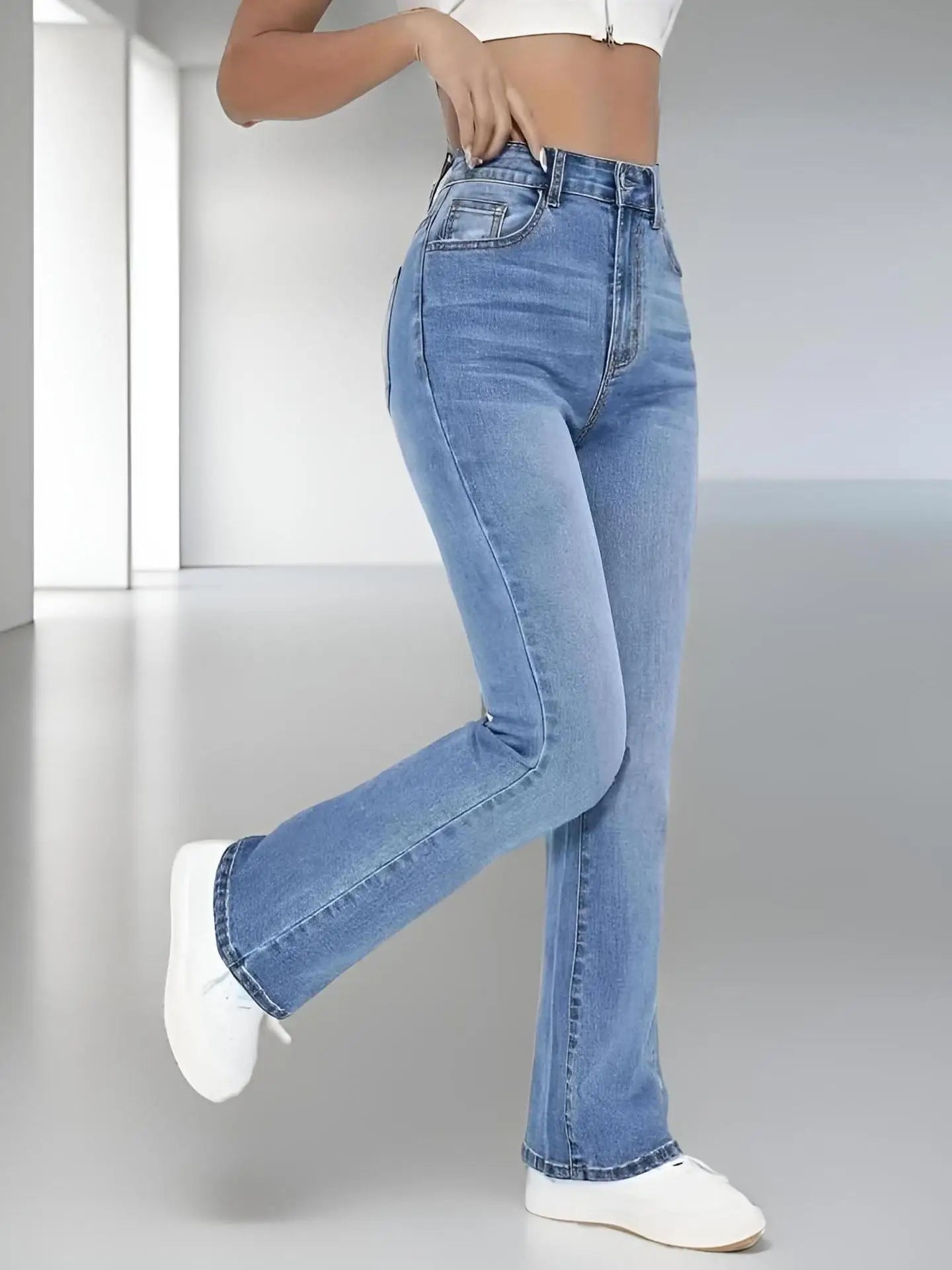 Nya kvinnors heta jeans bantar europeisk och amerikansk stil avslappnad mångsidig hög midja tvättade denimbyxor för kvinnor