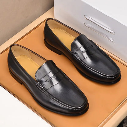 Luxury Men Penny Mocos de couro genuíno deslizam em sapatos pretos casuais vestidos