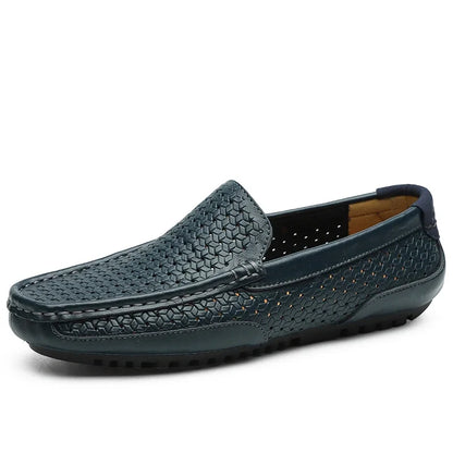 2023 Men d'été Chaussures décontractées marque de luxe de mocassins pour hommes en cuir authentiques mocassins creux en blindage respirant sur les chaussures de conduite