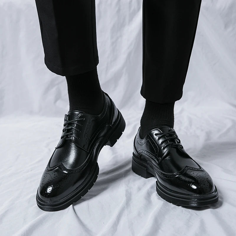 Alta qualidade masculina Sapatos Oxford Sapatos de Moda Bottom Moda Business Designer masculino Sapatos de couro casual brilhante