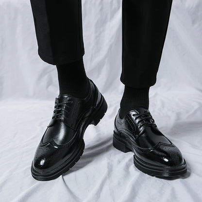 Alta qualidade masculina Sapatos Oxford Sapatos de Moda Bottom Moda Business Designer masculino Sapatos de couro casual brilhante