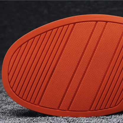 Novi moški z visoko vrhom Casual Sneakers Fashion Light Nesrezanje luksuzne blagovne znamke Moške superge oblikovalec udobni moški priložnostni deski čevlji