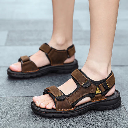 Klasszikus férfiak szandál valódi bőr szandál kültéri antiskid papucsok Vomársák Kézzel készített nyári férfi cipő Beach Sandals nagy