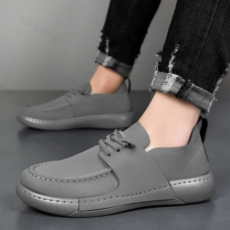 Menn Casual Sneaker 2025 New Black Low Top PU Leather Outdoor Anti-Slip Sneakers Male Platform Fashion Shoes Zapatillas Hombre