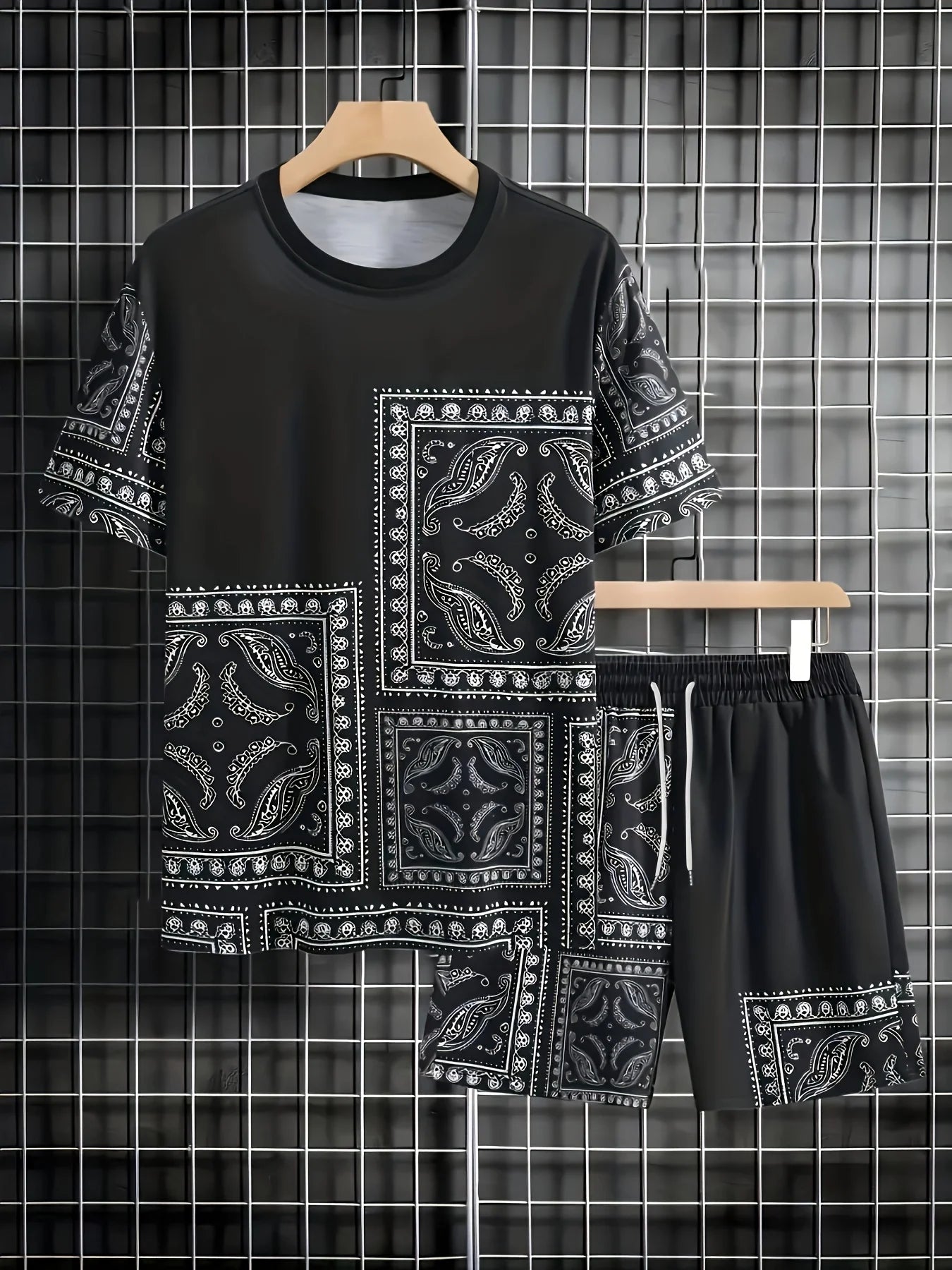 Le costume pour adulte masculin 2025 de 2025 est en fibre de polyester à imprimé géométrique 3D qui est confortable douce, léger