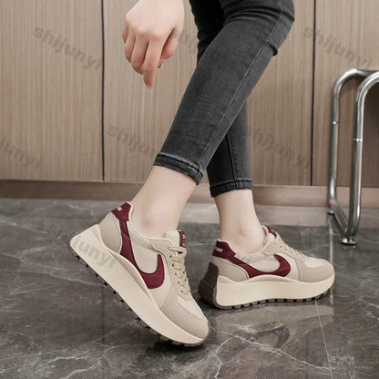 Sneakers de plate-forme à fond épais de la femme Nouveau mélange Nouveau mélange Couleur à lacets Chaussures décontractées femme Round Toe non glissade Vulcanie Sport Chaussures